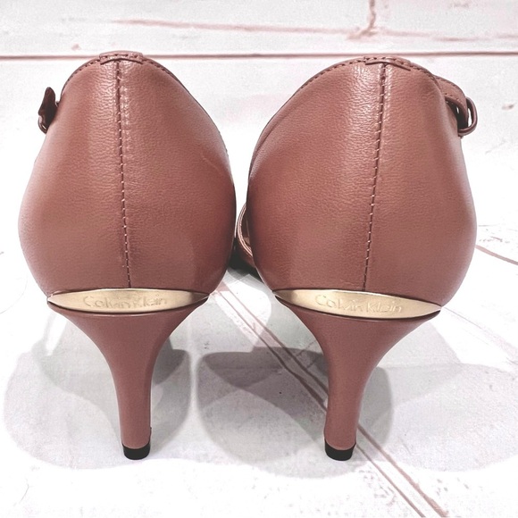 NWOT Nude Leather Asymmetrical Pointed Toe Mary Jane Page Kitten Heels Pumps - Picture 7 of 9